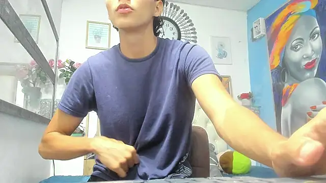 Snapshot of heiker_ chatting on March 3, 2025, 2:47 am heiker  online show from March 3, 2025, 2:47 am