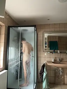 xy monkeyBigCock online show from September 27, 2025, 9:25 am