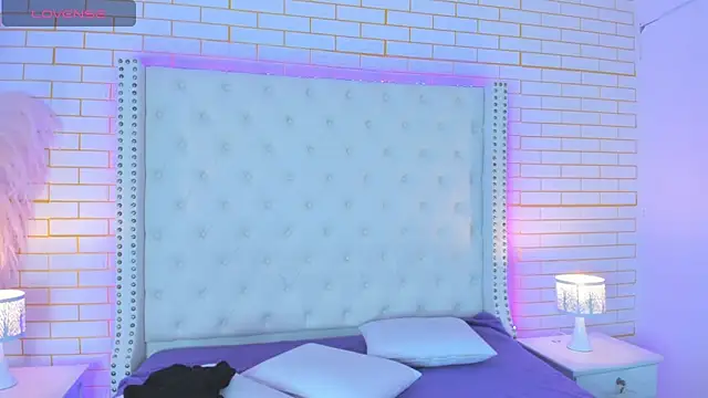 Emilly wilson  online show from October 11, 2025, 11:53 am