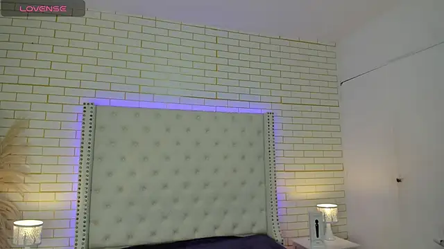 Emilly wilson  online show from January 7, 2026, 11:45 am