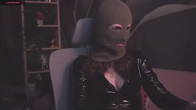 OliviaMcClean online show from September 12, 2025, 8:53 pm