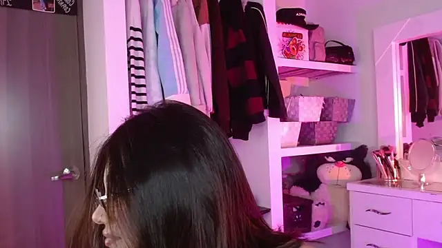 Snapshot of _Camilaaa_ chatting on September 10, 2025, 4:01 am  Camilaaa  online show from September 10, 2025, 4:01 am