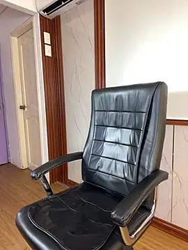 Snapshot of PinkyMoon chatting on October 4, 2025, 5:16 am PinkyMoon online show from October 4, 2025, 5:16 am