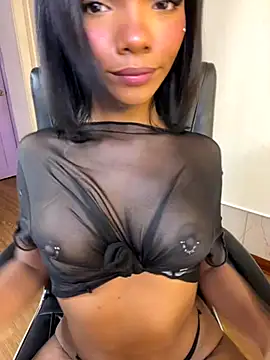 Snapshot of PinkyMoon chatting on October 16, 2025, 4:46 am PinkyMoon online show from October 16, 2025, 4:46 am