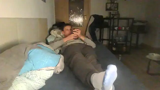 spritzer182 online show from November 8, 2025, 3:23 pm