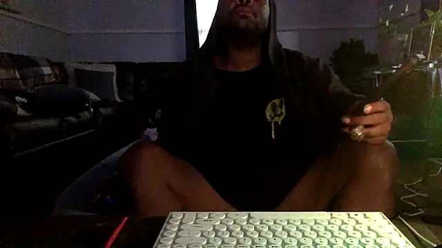 Snapshot of MITB86 chatting on May 21, 2026, 2:57 pm MITB86 online show from May 21, 2026, 2:57 pm