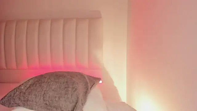 Hannahx   online show from October 19, 2025, 3:45 pm