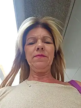 Melody73 online show from October 13, 2025, 4:07 pm