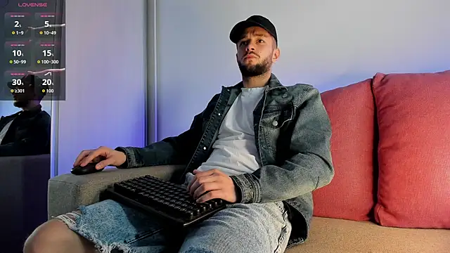 nicholasX1 online show from September 25, 2025, 12:42 pm