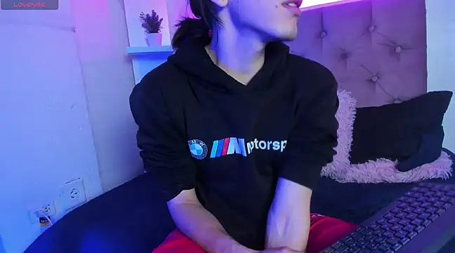 Snapshot of Andrew_Wolff chatting on March 7, 2025, 10:56 am Andrew Wolff online show from March 7, 2025, 10:56 am