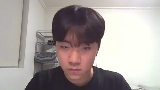 sdamvo2 online show from March 5, 2025, 5:08 pm