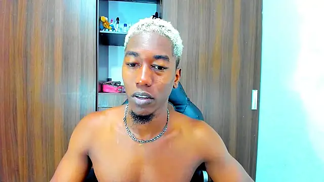 Dreamastercum  online show from October 8, 2025, 1:42 pm