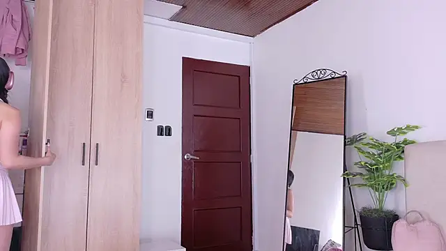 SaritaBratz online show from March 2, 2026, 8:48 pm