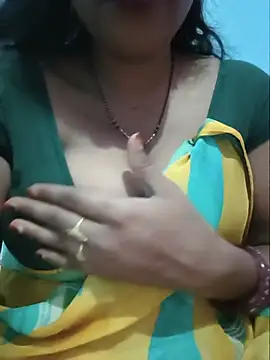Snapshot of Sexyradha_ chatting on July 19, 2026, 4:44 pm Sexyradha online show from July 19, 2026, 4:44 pm