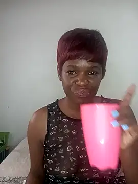 Snapshot of Missvixen81 chatting on May 4, 2026, 10:11 am Missvixen81 online show from May 4, 2026, 10:11 am