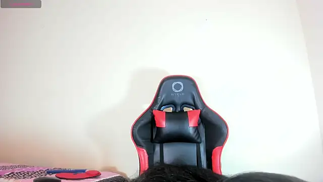 hot-nikol online show from November 19, 2025, 11:05 pm