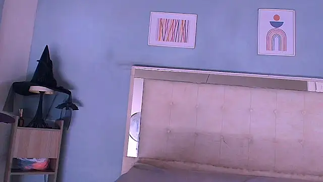 Snapshot of Emily_Castillo_1 chatting on October 12, 2025, 4:44 am Emily Castillo 1 online show from October 12, 2025, 4:44 am