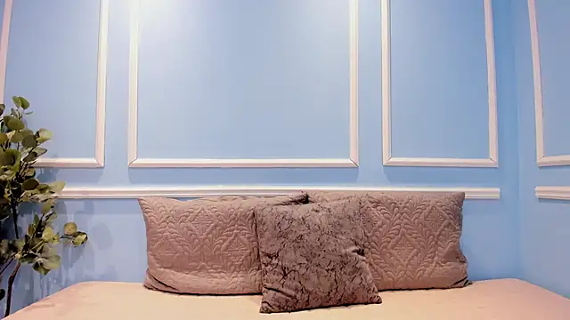 Lucy Canel online show from November 2, 2025, 12:51 pm