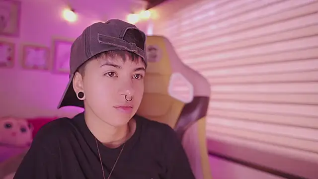 tommy blue online show from April 8, 2026, 12:49 pm