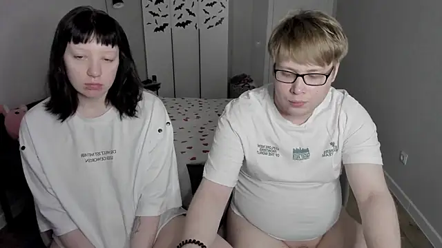 Snapshot of JayMollyy chatting on January 18, 2026, 4:44 pm JayMollyy online show from January 18, 2026, 4:44 pm