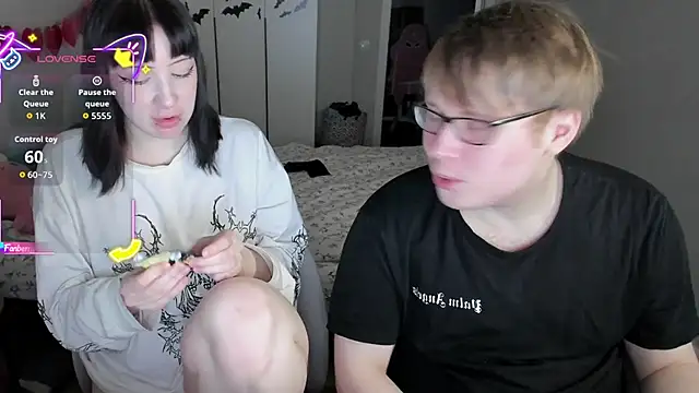 Snapshot of JayMollyy chatting on February 10, 2026, 4:00 pm JayMollyy online show from February 10, 2026, 4:00 pm