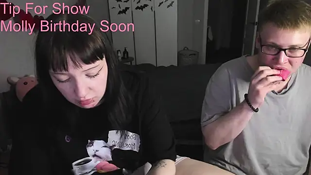 JayMollyy online show from May 26, 2026, 6:04 pm