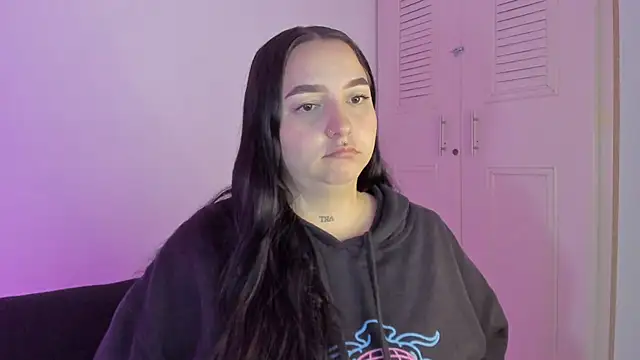 Snapshot of Celestte chatting on October 5, 2025, 2:32 am Celestte online show from October 5, 2025, 2:32 am