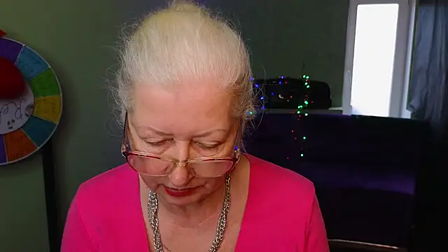 Maya Mayflower online show from March 15, 2025, 12:34 pm