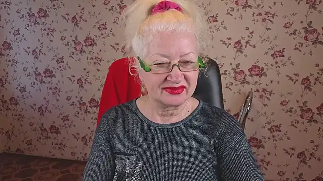 Maya Mayflower online show from October 27, 2025, 4:05 am