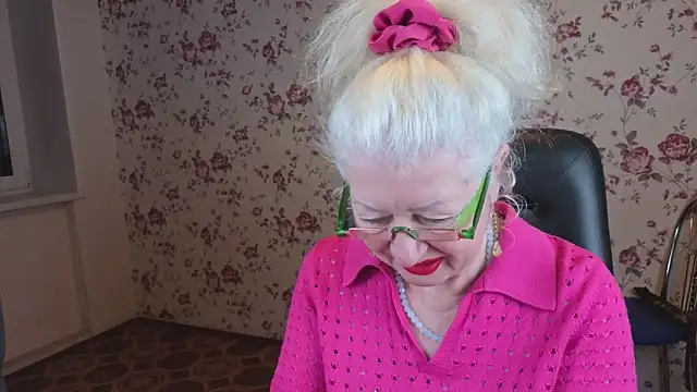 Maya Mayflower online show from November 21, 2025, 4:00 am