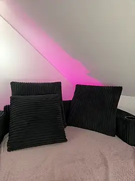 SpicyKylieFoxx online show from April 8, 2026, 2:39 pm