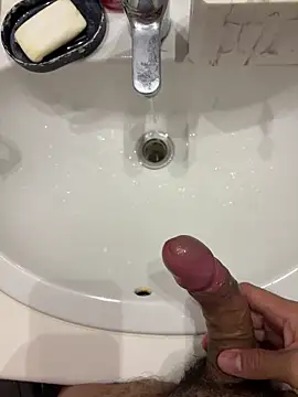 Snapshot of Runstat chatting on October 27, 2025, 3:05 pm Runstat online show from October 27, 2025, 3:05 pm