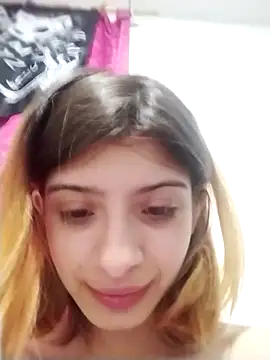 KratosAfroditacs online show from September 20, 2025, 3:13 pm