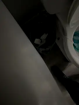 Snapshot of groovenox chatting on October 12, 2025, 4:33 am groovenox online show from October 12, 2025, 4:33 am