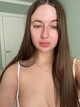 AlisaQSky online show from March 25, 2026, 9:15 am