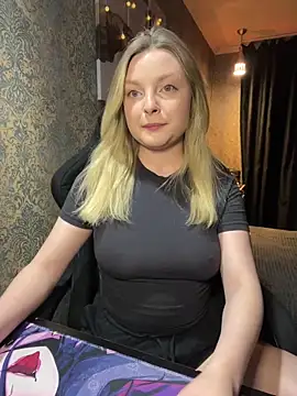 Lina ly online show from November 13, 2025, 9:03 pm