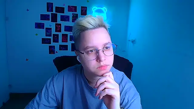 Bella Swannn online show from March 20, 2026, 6:07 am