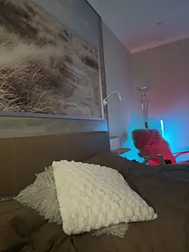 Mary Kiitty online show from April 14, 2026, 12:33 pm