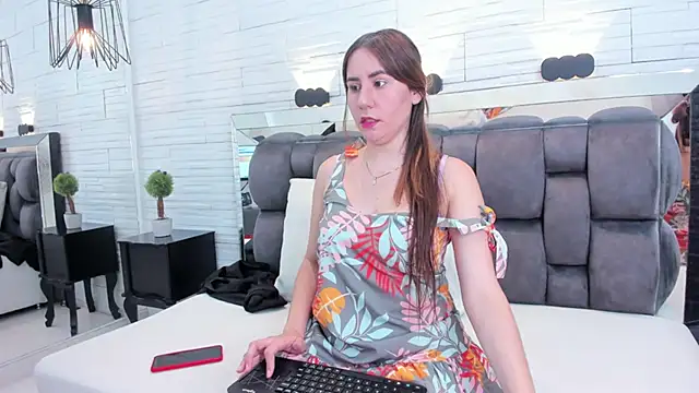 jade heartt online show from March 13, 2025, 7:06 pm