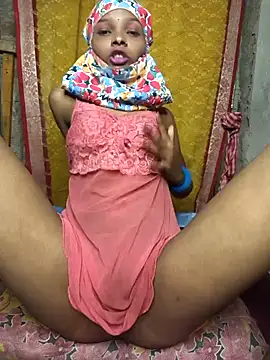 Cutesoma01 online show from May 10, 2026, 4:56 pm