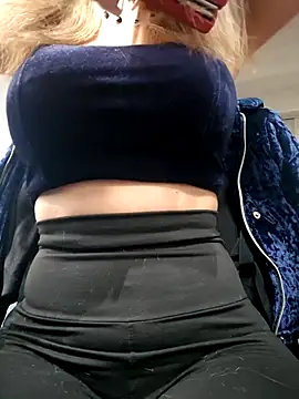 Isabella Varella online show from September 23, 2025, 12:19 pm