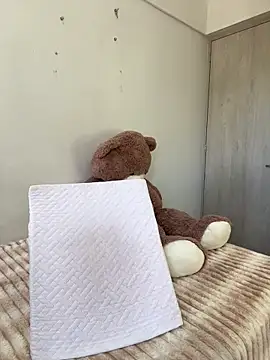 ZaraLuuv online show from February 4, 2026, 6:14 pm