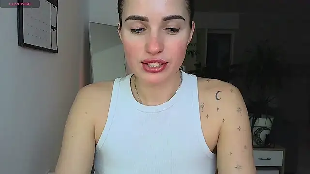 neferutt online show from February 18, 2026, 6:04 pm