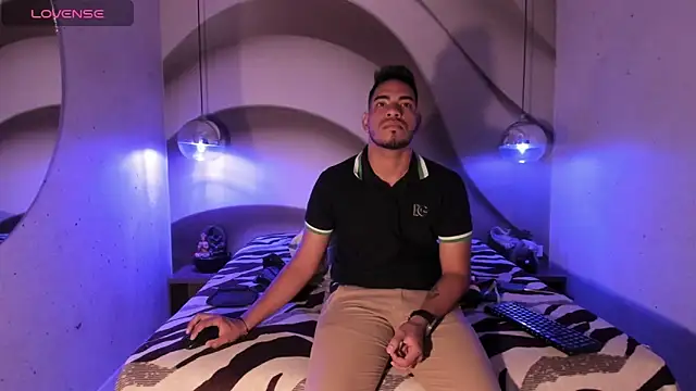 ETHAN DRAVEN online show from October 13, 2025, 6:52 pm