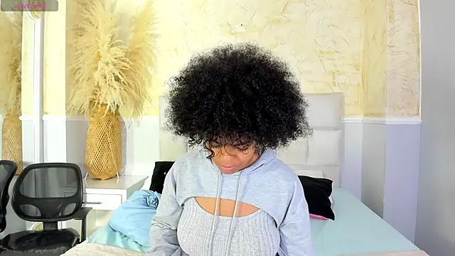 SarahLynn7 online show from February 7, 2026, 9:29 pm