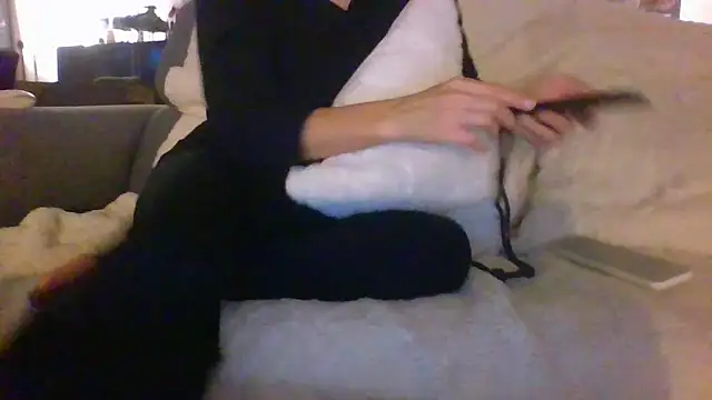 Valentinette online show from December 18, 2025, 8:48 pm