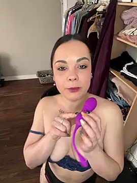 Snapshot of Biana_Fernan chatting on March 15, 2025, 2:01 pm Biana Fernan online show from March 15, 2025, 2:01 pm