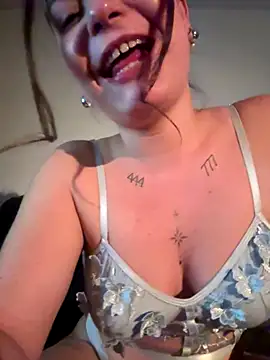 Snapshot of Biana_Fernan chatting on September 25, 2025, 11:19 pm Biana Fernan online show from September 25, 2025, 11:19 pm