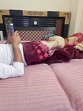 Cute-Zarina online show from December 13, 2025, 7:53 pm