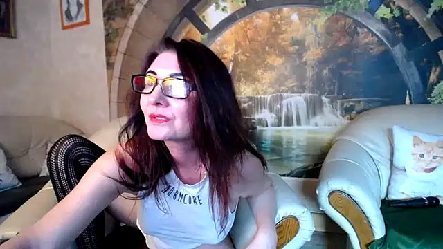 Snapshot of Kathylovexxx chatting on April 3, 2026, 4:38 pm Kathylovexxx online show from April 3, 2026, 4:38 pm